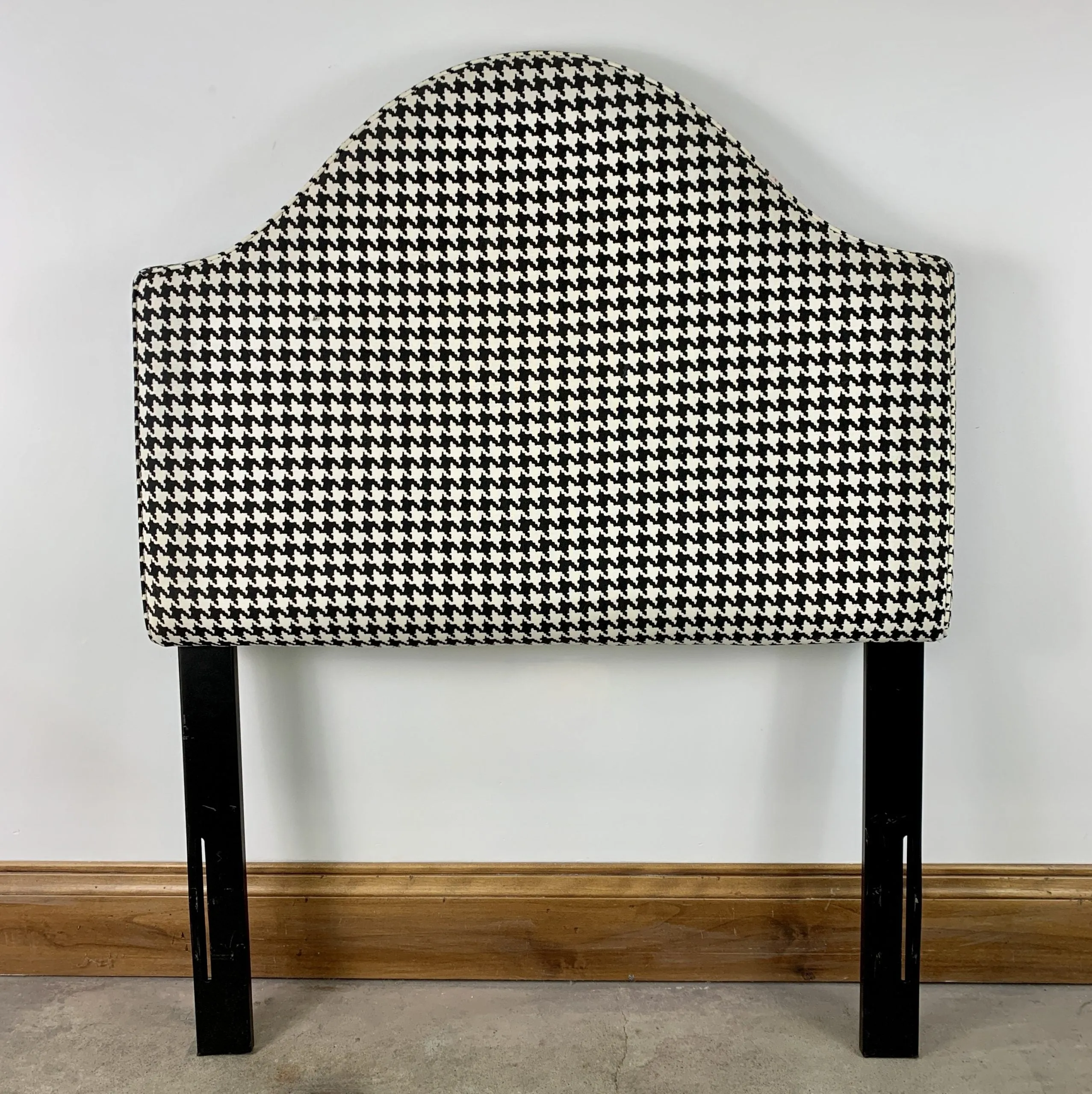 Skyline Furniture Twin Headboard, Upholstered Houndstooth, Black and White